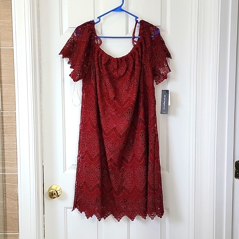 Burgundy off the shoulders dress